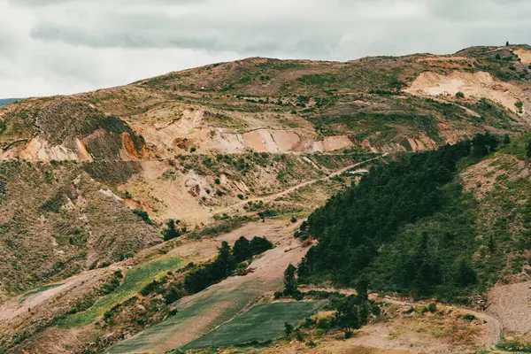Villa de Leyva, Boyaca, Kolombiya 'ya giden çöl manzarası yolu..