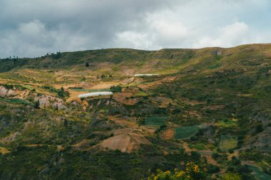 Villa de Leyva, Boyaca, Kolombiya 'ya giden çöl manzarası yolu..