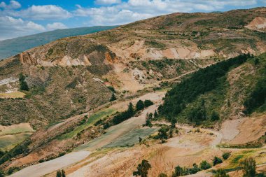 Villa de Leyva, Boyaca, Kolombiya 'ya giden çöl manzarası yolu..