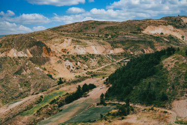 Villa de Leyva, Boyaca, Kolombiya 'ya giden çöl manzarası yolu..