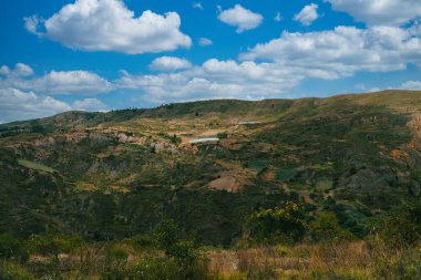 Villa de Leyva, Boyaca, Kolombiya 'ya giden çöl manzarası yolu..