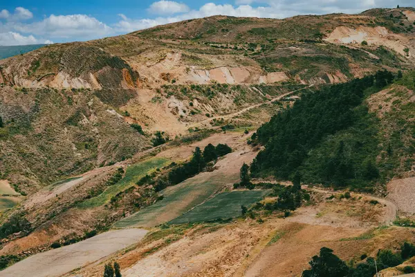 Villa de Leyva, Boyaca, Kolombiya 'ya giden çöl manzarası yolu..