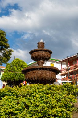 Concordia, Antioquia, Kolombiya. 30 Kasım 2024: Köyün renkli mimarisi.