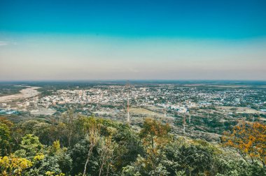 Yopal, Casanare, Kolombiya 'nın panoramik görüntüsü. 