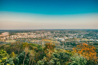 Yopal, Casanare, Kolombiya 'nın panoramik görüntüsü. 