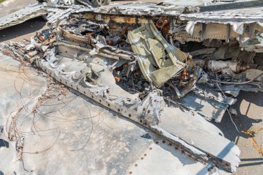 Çarpışan savaş uçağı, Ukrayna savaş jeti hala duruyor. Çarpışan bir Rus-Ukrayna savaş uçağının kalıntıları. Uçak kazasının detayları..