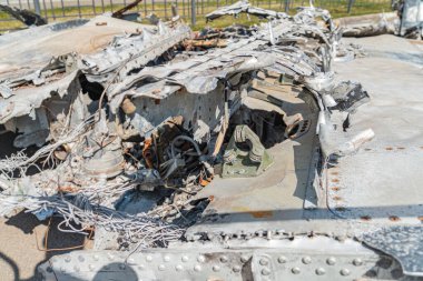 Çarpışan savaş uçağı, Ukrayna savaş jeti hala duruyor. Çarpışan bir Rus-Ukrayna savaş uçağının kalıntıları. Uçak kazasının detayları..