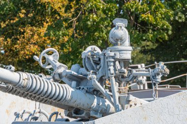 Makineli tüfek donanma topları. Denizdeki Ukrayna askeri gemisinin güvertesinde otomatik makineli tüfek. Rus-Ukrayna savaşındaki silahların ayrıntıları