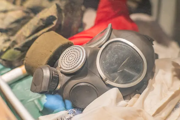 Rus ordusu tarafından Ukrayna 'ya yapılan saldırıda kullanılan bir gaz maskesi. Kyiv, Ukrayna 10-29-2024.