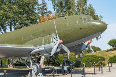 Ukrayna muharebesinde kullanılan klasik Ukrayna tankları. Ukrayna 'nın eski uçağı, Ukrayna için silahlar. Rus-Ukrayna savaşı için silah tedariği. Silah Müzesi Kiev, Ukrayna 10-29-2024.