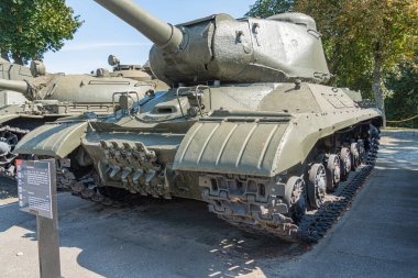 Ukrayna savaşında Ukrayna tankları. Ukrayna tankı, Ukrayna için silahlar. Rus-Ukrayna savaşı için silah tedariği. İkinci Dünya Savaşı 'nın arşiv silahları Kyiv, Ukrayna 10-29-2024.