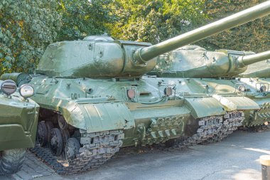 Ukrayna savaşında Ukrayna tankları. Ukrayna tankı, Ukrayna için silahlar. Rus-Ukrayna savaşı için silah tedariği. İkinci Dünya Savaşı 'nın arşiv silahları Kyiv, Ukrayna 10-29-2024.