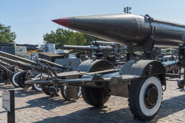 Kıtalararası balistik füzeler. Ukrayna için füze silahları. Rus-Ukrayna savaşı için silah tedariği. Dünya Savaşı Silah Müzesi Kiev, Ukrayna 10-29-2024.