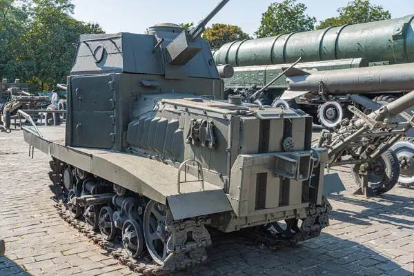 Ukrayna 'ya top atışı. Ukrayna silahlarının sergilenmesinin bir parçası. Rus-Ukrayna savaşı. Kyiv, Ukrayna 10-29-2024.