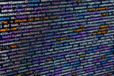 Gri bir arkaplan üzerinde renk kodlu sözdizimi ile C kodunun odaklanmış bir bölümünün yakın plan fotoğrafı, sığ alan derinliği tarafından vurgulanmış