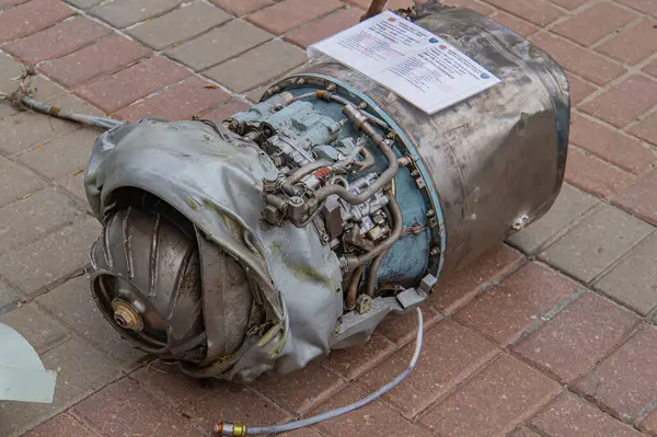 Görünür türbin bıçakları, yanma odası ve ısıya dayanıklı materyaller Dama Kyiv, Ukrayna 08-24-2024