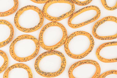 Canlı, benekli turuncu halkaların yakın plan çekimi dekoratif kullanım için, muhtemelen mutfak veya festival ortamlarında...