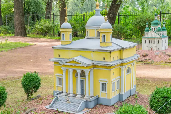 Görüntü Ukrayna, St Petersburg 'da dökülen kanla ilgili kilisemizin detaylı bir modelini gösteriyor. Model kiliselerin canlı renklerini, karmaşık desenlerini, bir Kyiv' i, bir Ukrayna 06-11-2024 'ü kopyalıyor.