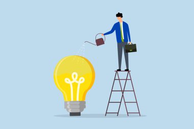 Fikir geliştirme, işadamı ampulü sıvılarla doldurmak için merdiven ile suluyor.