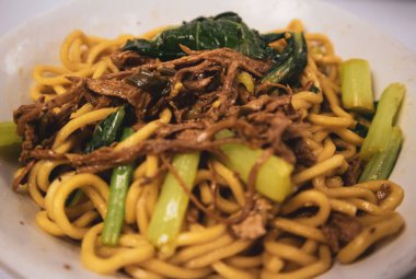 Tavuklu erişte mi, mie ayam mı? Endonezya 'da popüler sokak yemekleri