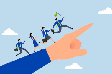 Takım üyelerinin liderliği, elinde bir zafer bayrağı tutan iş adamı bir grup iş adamının önünde koşuyor..