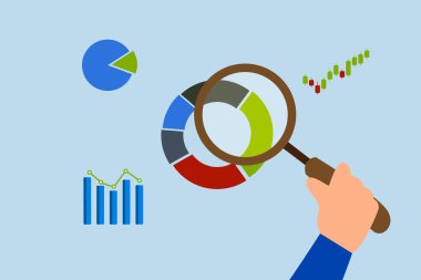 Büyüteç tutan işadamı eli grafiği analiz ediyor.