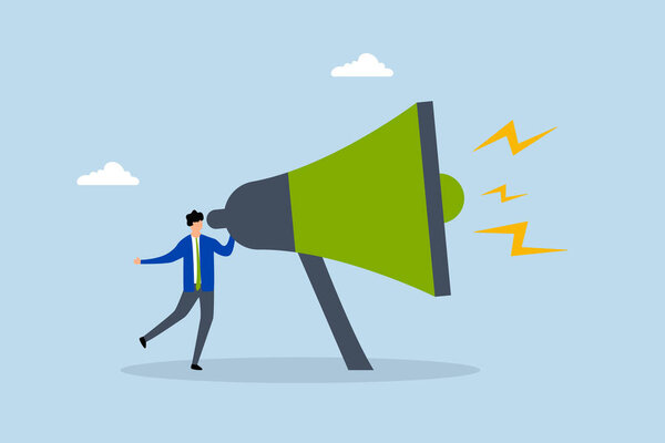 Усилить мегафон, бизнесмен кричит на большой усилитель мегафон.