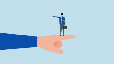 Çalışan çatışma yönü, küçük girişimcinin 4k animasyonu ters yönde dev el hareketlerinin üzerine tünemiş.