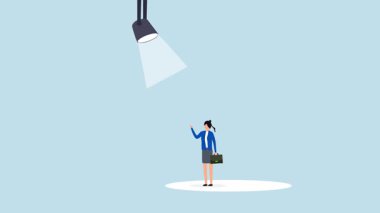 Sahne ışıkları altındaki kadın, 4k animasyon. Fevkalade bir girişimci. Sahne ışıkları altında duruyor..