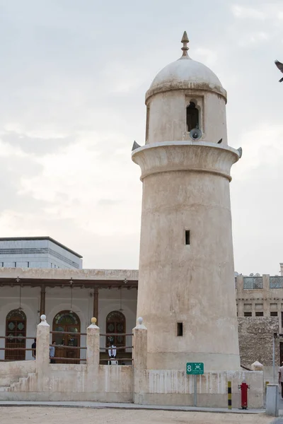 Doha Katar Maj 2019 Tradycyjny Meczet Arabski Minaretami Starym Targu — Zdjęcie stockowe