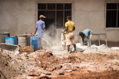 Zanzibar Şehri, Tanzanya - 01 Mayıs 2022: Tanzanya 'daki Zanzibar Adası' nda her yaştan insanın günlük yaşamına ilişkin sokak manzarası.