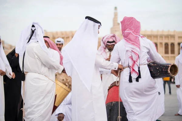 Doha Qatar Mars 2019 Opptredenen Tradisjonell Qatari Musikk Dans Blir – stockfoto