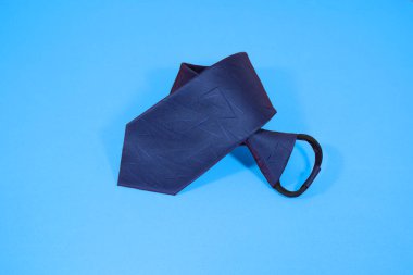 Fermuarlı kravat katlanmış yakın çekim 