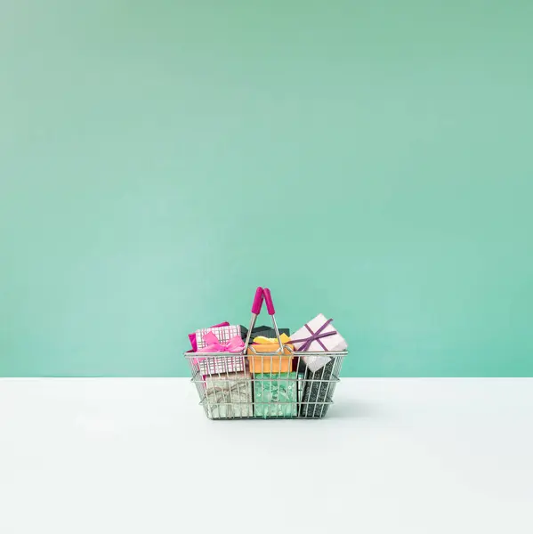 Creative Christmas Composition Made Shopping Basket Presents Gift Boxes Tiffany — Stock Photo, Image