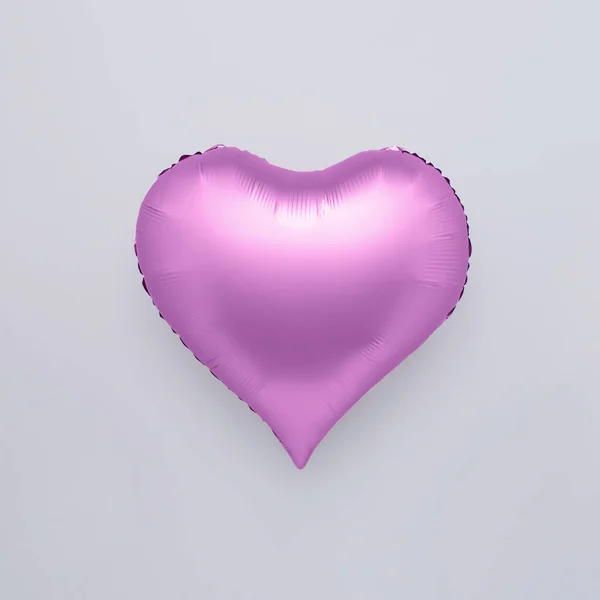 Ballon Coeur Violet Sur Fond Lumineux Concept Amour Minimal — Photo