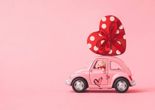 Kärlek Komposition Gjord Rosa Leksak Bil Leverera Presentförpackning Form Ett — Stockfoto