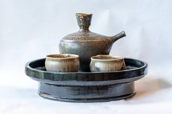 Pottery Sake Pitcher Cups Black Lacquer Tray — Stock Photo, Image