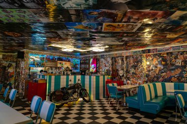 04.11.2022 - Fussen, Almanya: retro American style restaurant burger barı M43 Burger Bar-BQ .