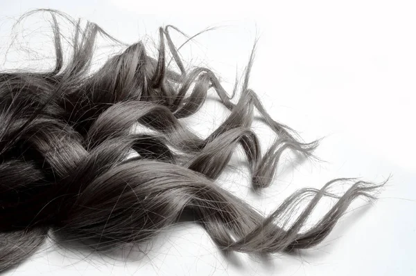 Graue Asche Granny Haarfarbe Auf Lockigen Langen Haaren — Stockfoto