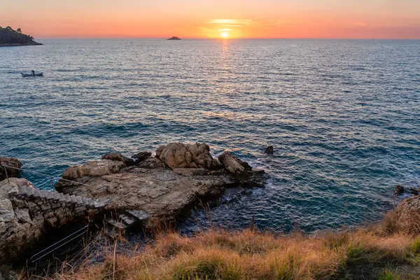 Zonsondergang Rovinj Riva Met Adriatische Zee Stenen Trappen — Stockfoto