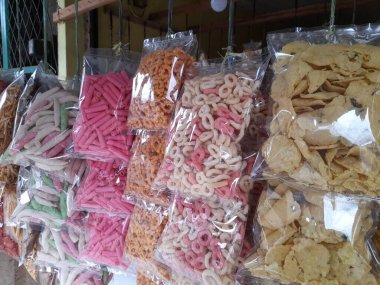 Geleneksel gıda satıcısı manzarası. Geleneksel arkaplan kavramı, geleneksel pazar, hatıra, hediye, mutfak, mağaza, restoran, yaşam tarzı, aperatif, pasta, pasta tezgahı, hamur işi, kahvaltı