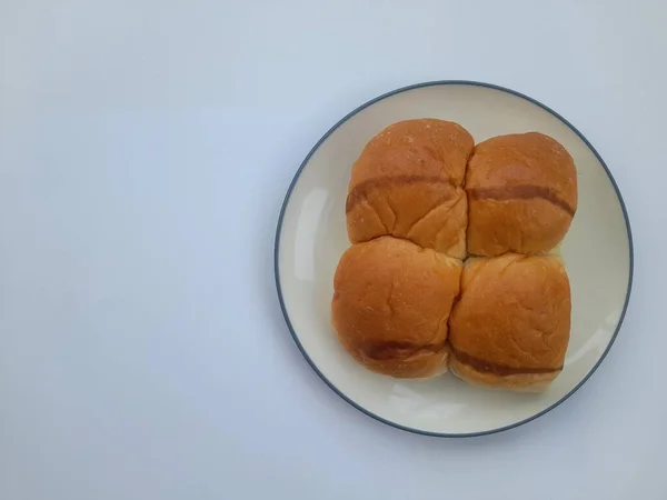 Хлібобулочні Вироби Тарілці Зверху Білому Тлі Концепція Здорового Харчування Рецепт — стокове фото