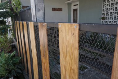 gate house with elegant design