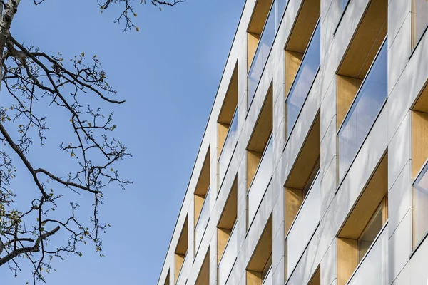 Detalj För Flerfamiljsbyggnad Centrum Stort Antal Våningar Balkonger Och Loggier — Stockfoto