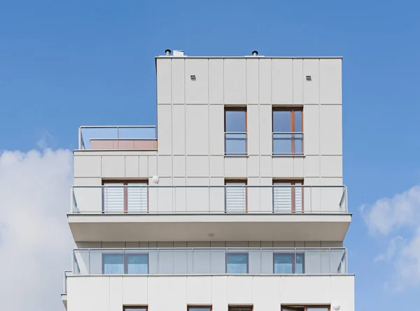 Detalj För Fasader Och Balkonger Modern Flerfamiljsbyggnad Europeisk Stad — Stockfoto