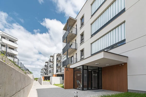 Bir Avrupa Şehrinde Modern Çoklu Aile Binası Merdiven Boşluğunun Girişi — Stok fotoğraf