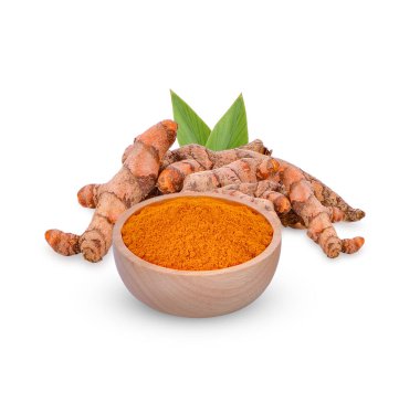 Beyaz arkaplanda taze zerdeçal izole edildi