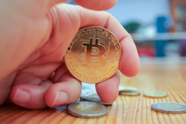 İcat olasılığı olarak elimde Bitcoin var.