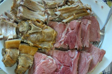 cooked pork legs and marrow at home