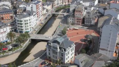 Luarca 'da hayat, Asturias, bir cuma günü